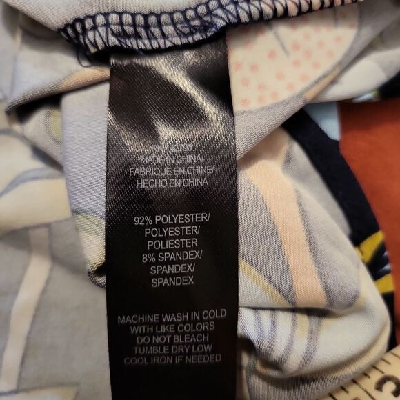 MaxSport BCBGMAXAZRIA snap button front top - Picture 7 of 7